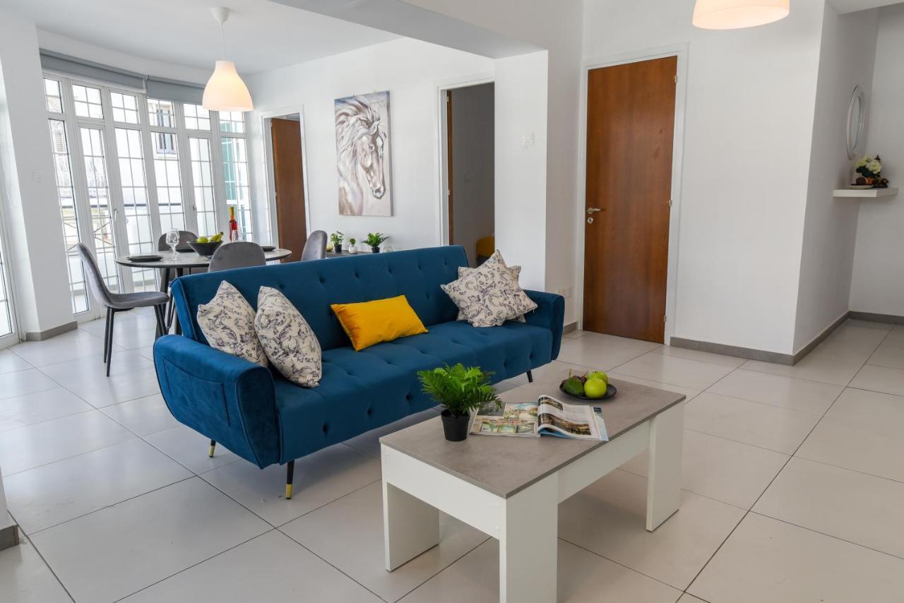 Jana'S 2-Br Apartment In Larnaca Dış mekan fotoğraf