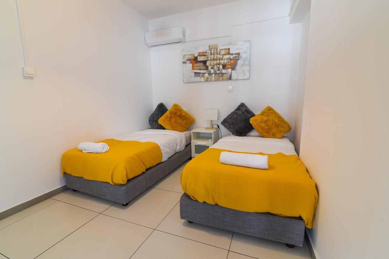 Jana'S 2-Br Apartment In Larnaca Dış mekan fotoğraf